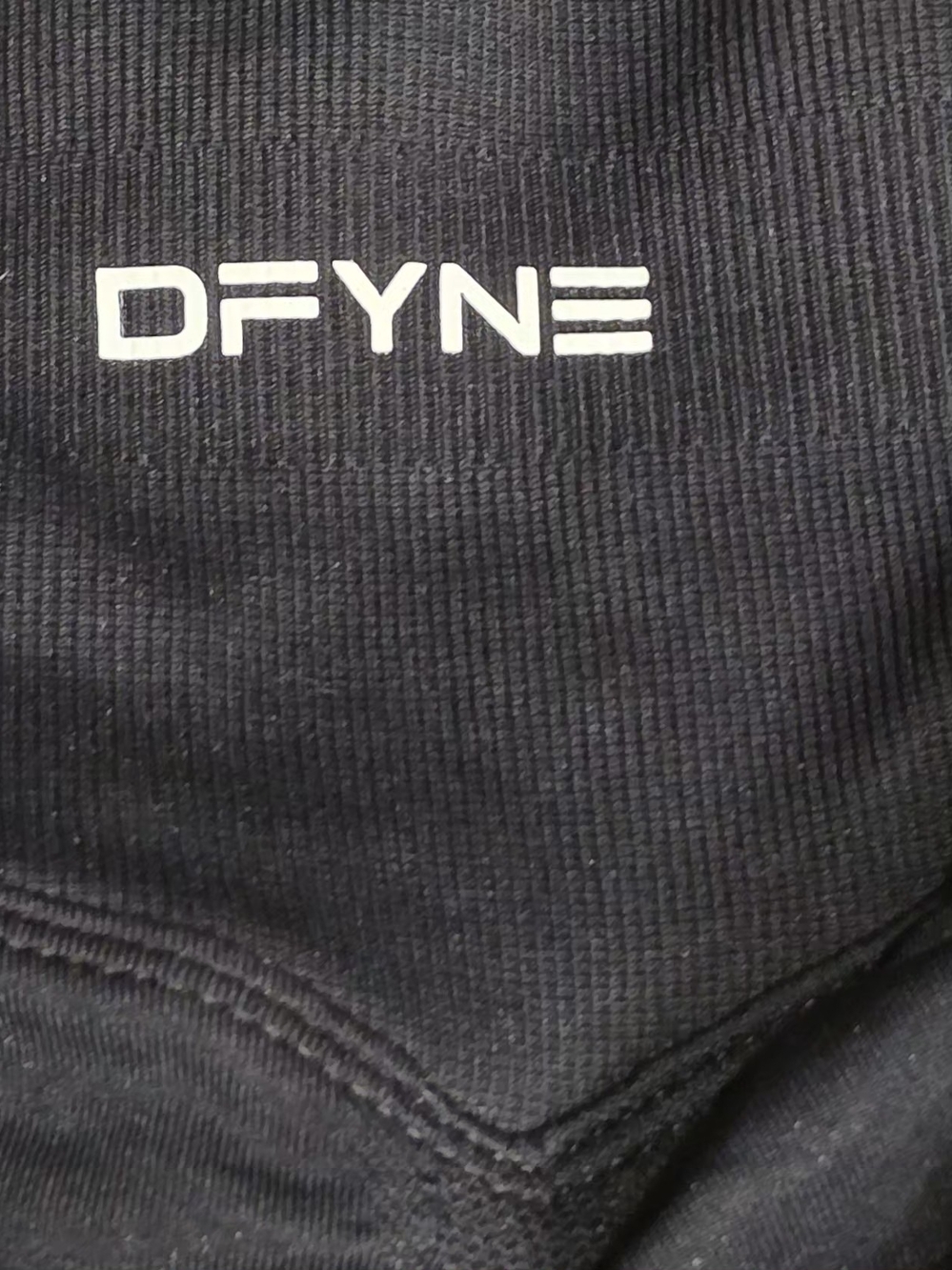 DFYNE Dynamic 4.5" Seamless Gym Shorts, Midnight Black, Size S - Picture 3 of 9